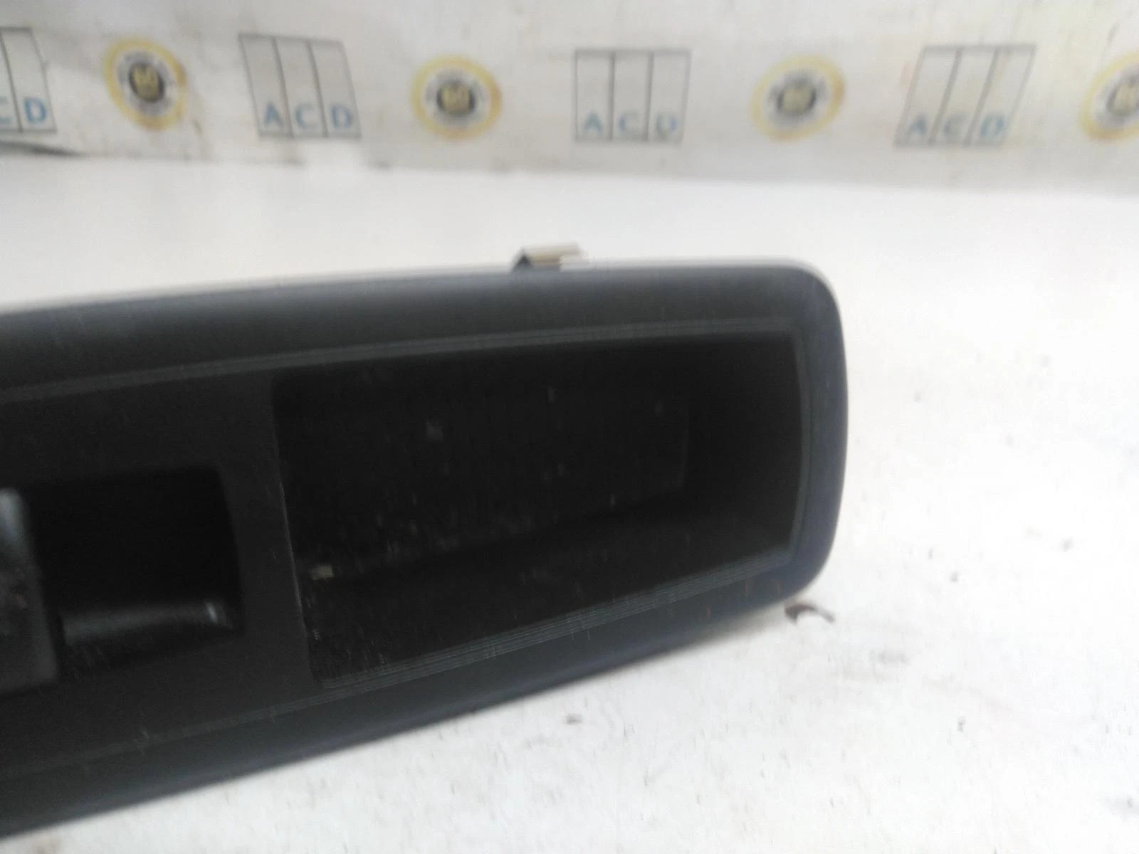 CHRYSLER GRAND VOYAGER Electric Window Switch Left Front - Image 7