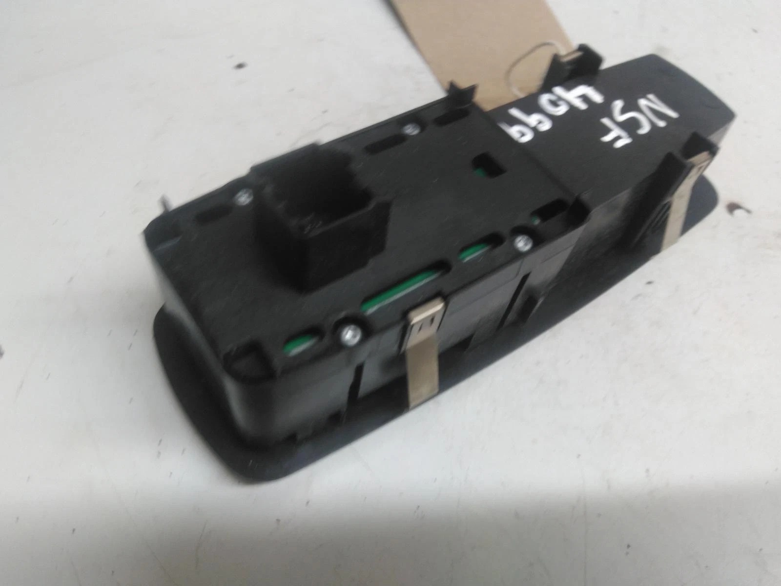 CHRYSLER GRAND VOYAGER Electric Window Switch Left Front - Image 4